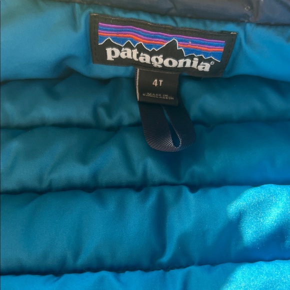 Patagonia Quilted Black Vest with Teal Accents - Picture 2 of 7